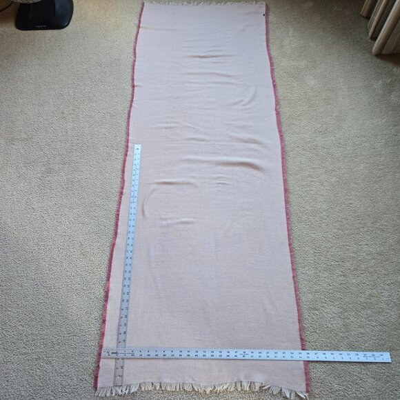 Bloomingdale's reversible oversized scarf/shawl pink ivory - Picture 3 of 6